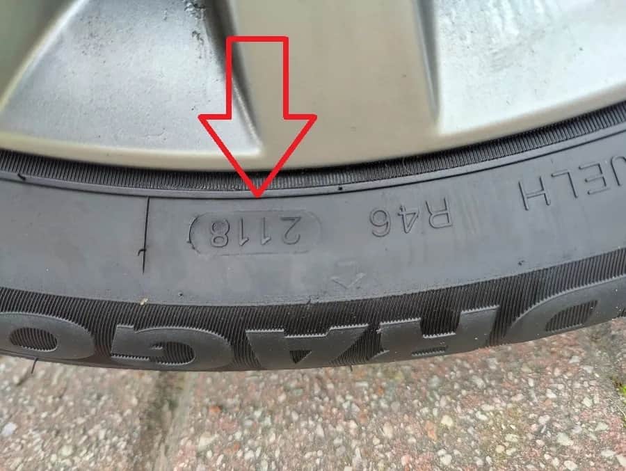 Co znaczą symbole na oponach i jak uniknąć niebezpieczeństw?