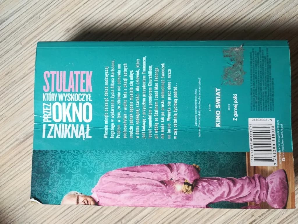 O stulatku, który wyskoczył przez okno i zniknął – tajemnica, fabuła i recenzje książki