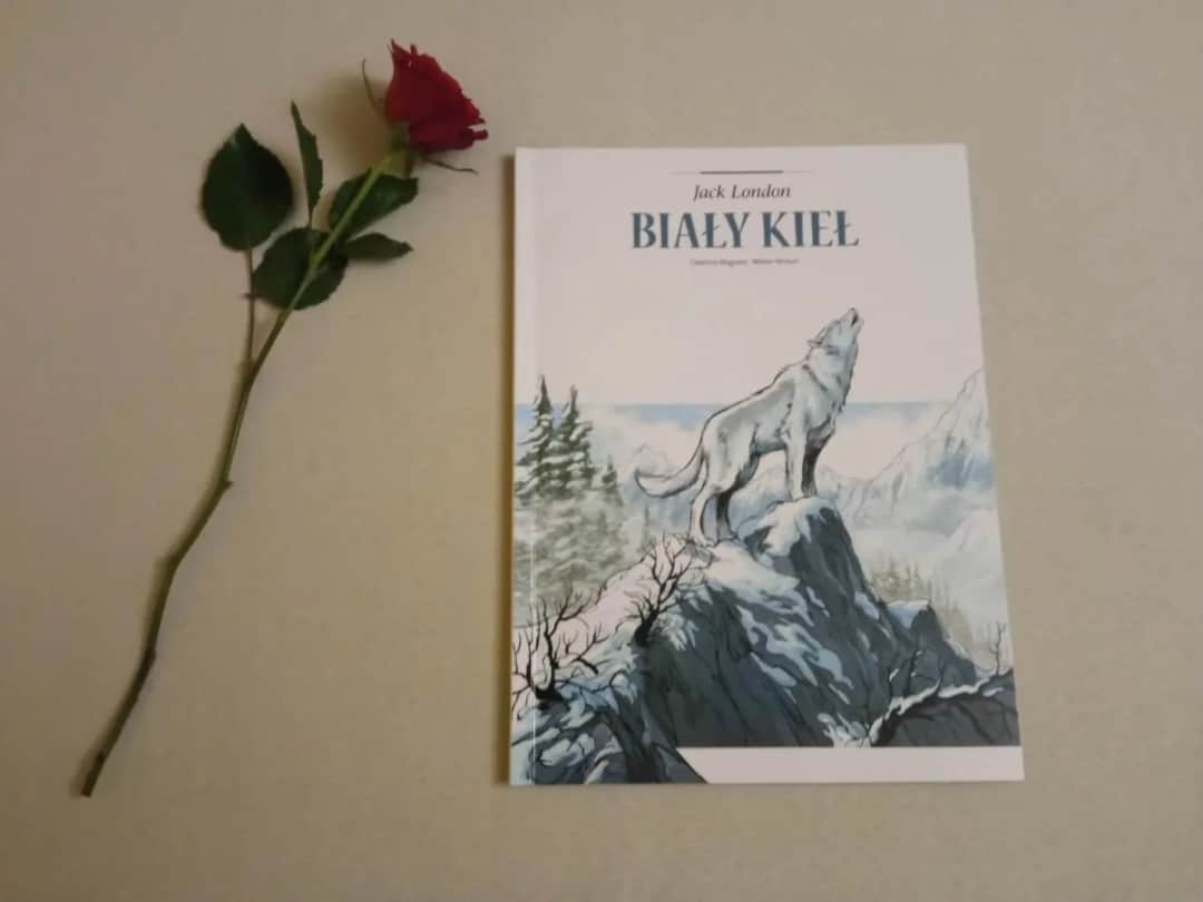 Recenzja książki Biały Kieł – odkryj głębię relacji człowieka z wilkiem