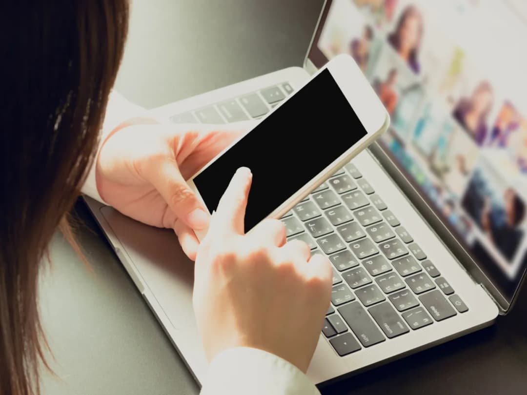 Sztuka Wirali: Co Sprawia, że Treści Rozchodzą się Jak Wirus?